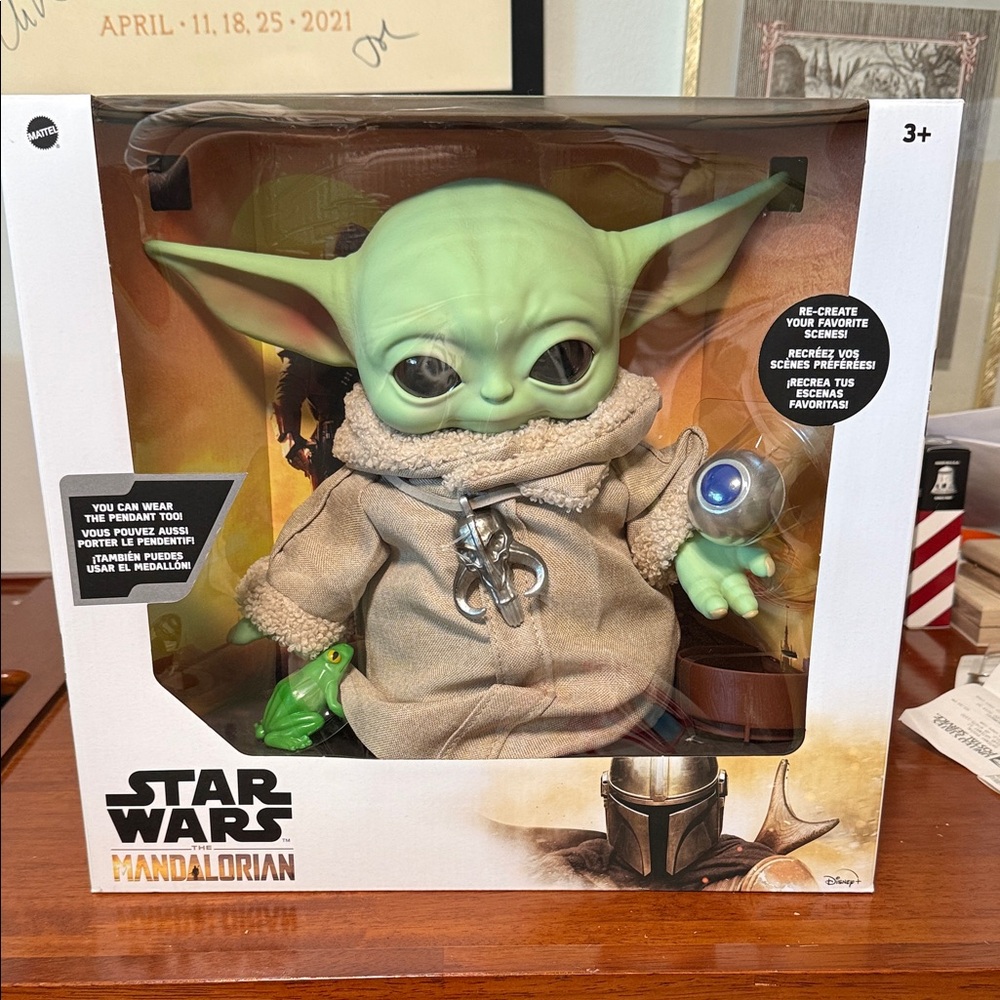 Star Wars Mandalorian The Child Action Figure - Green and Tan
